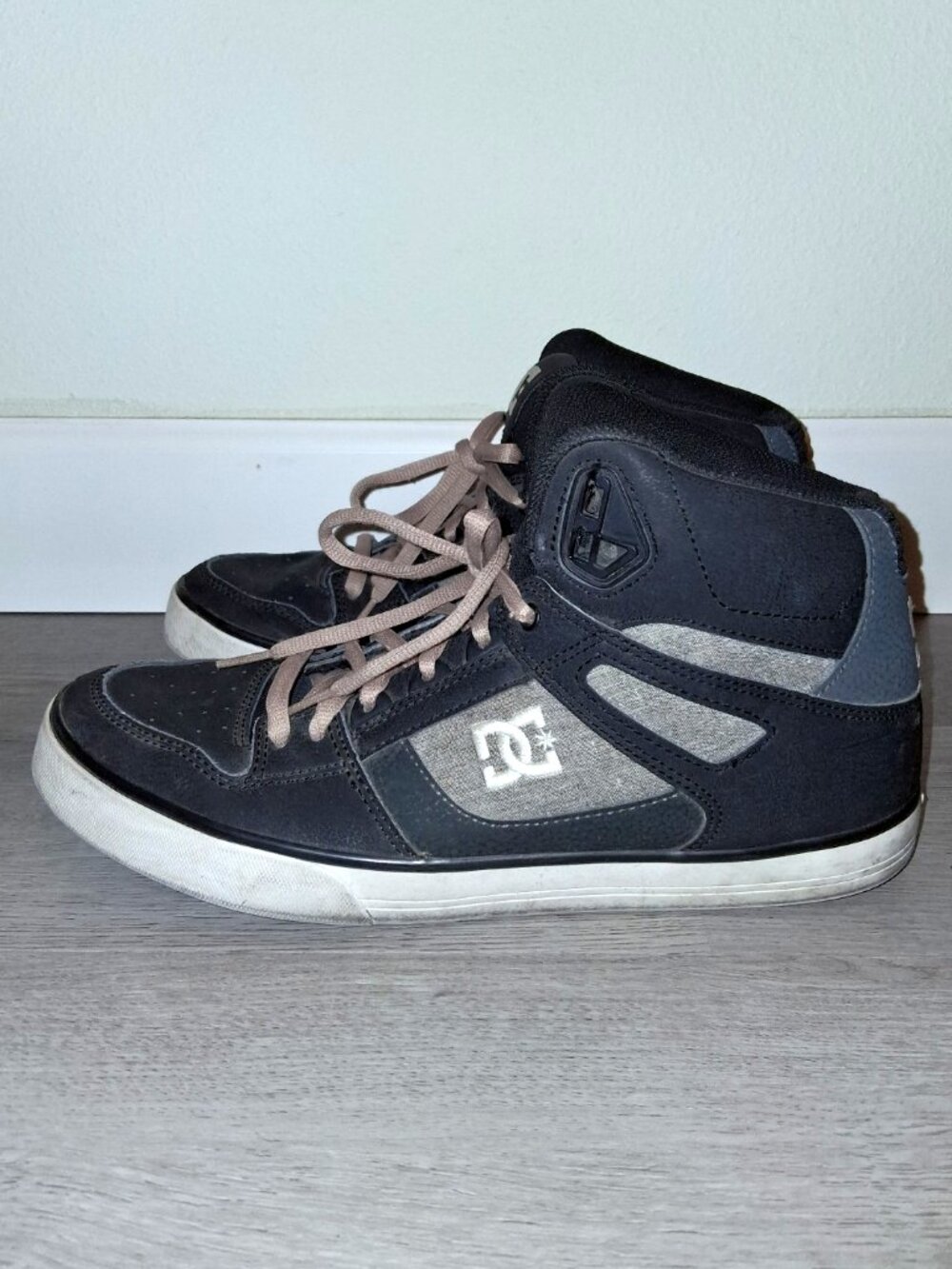 DC Skate Shoes Pure High Top WC Sneakers Men's Size US 11 UK 10 Black White Grey